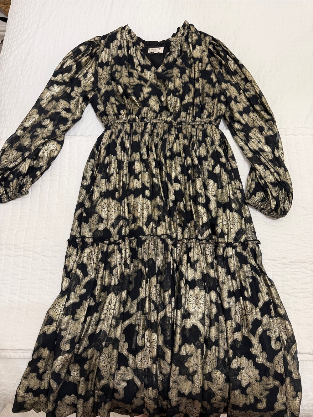 Mille Hold and black Midi Dress